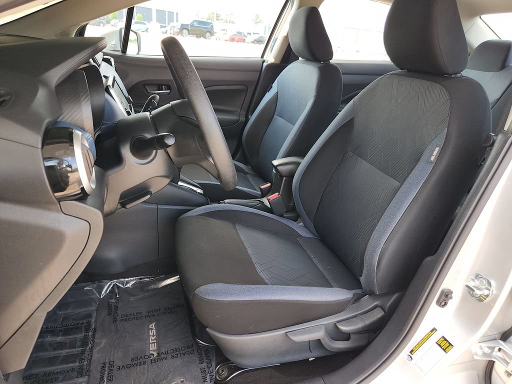 Used 2025 Nissan Versa SV FWD image 13