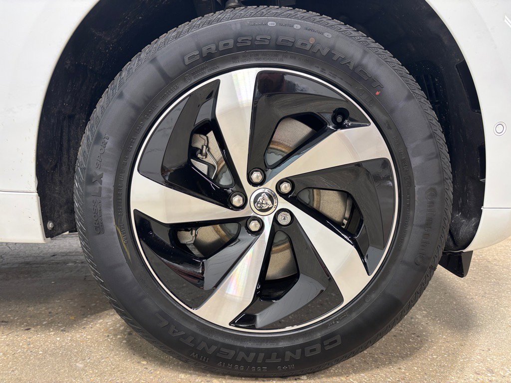 New 2026 Jaguar F-PACE R-Dynamic S image 11