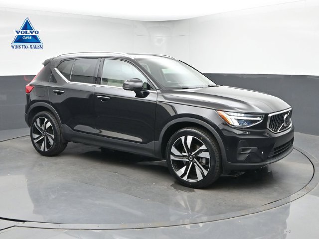 Used 2023 Volvo XC40 B5 Ultimate w/ Protection Package Premier