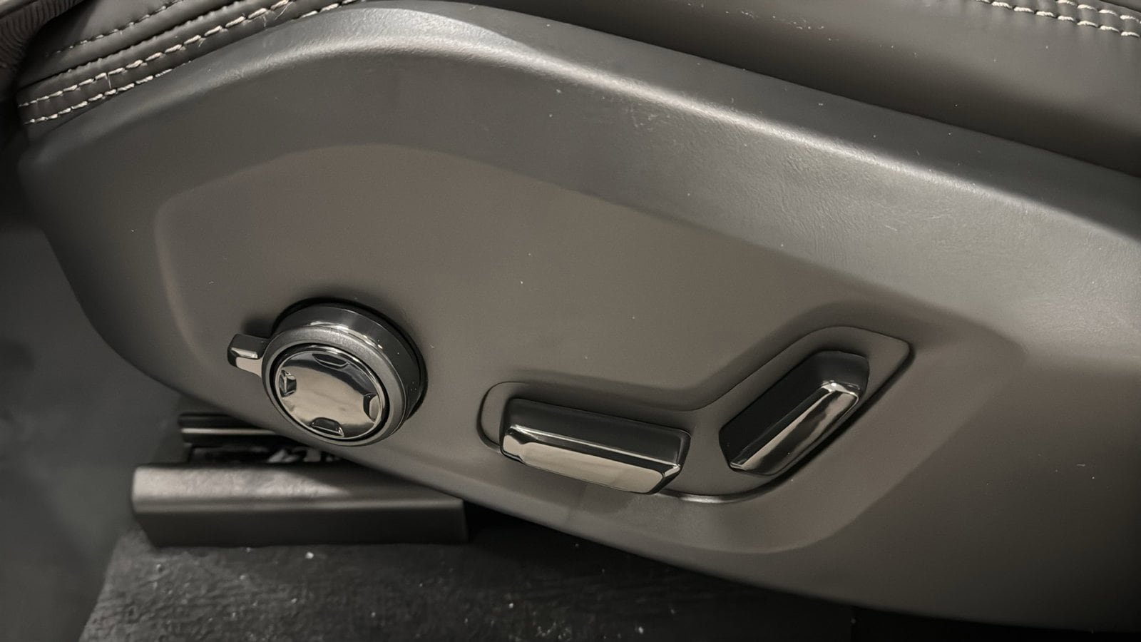 New 2026 Volvo XC90 T8 Ultra w/ Protection Package Premier image 24