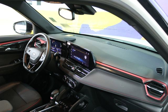 Used 2025 Chevrolet TrailBlazer RS w/ Convenience Package image 12