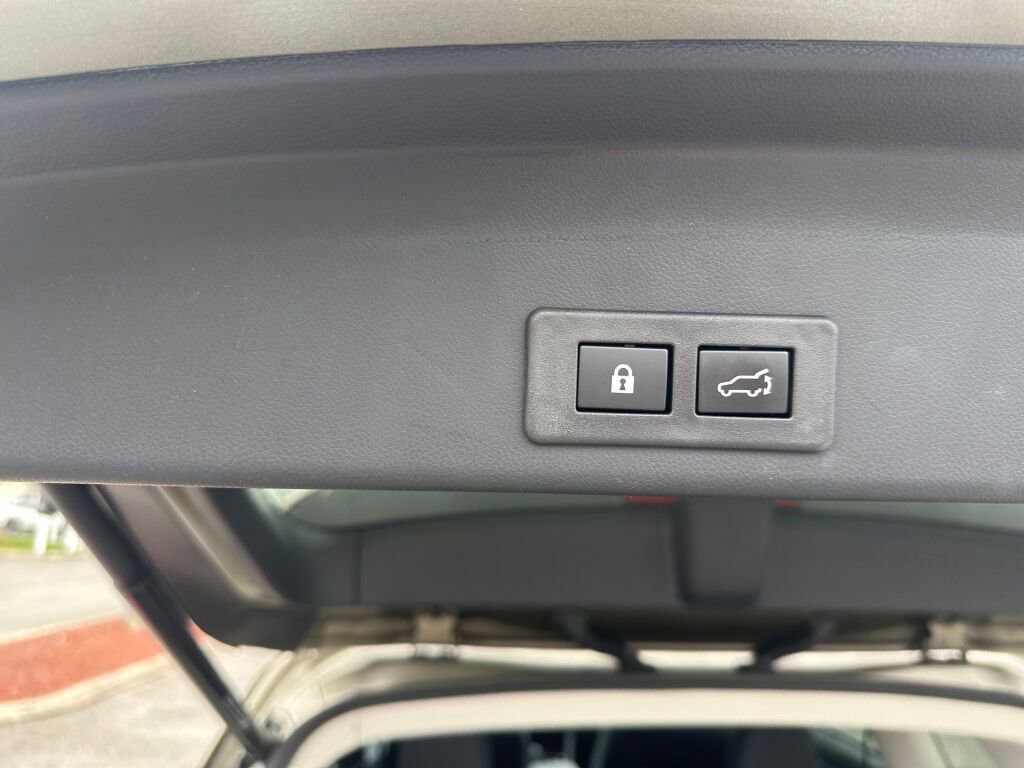 Used 2024 Subaru Ascent Touring w/ Popular Package #2 image 8