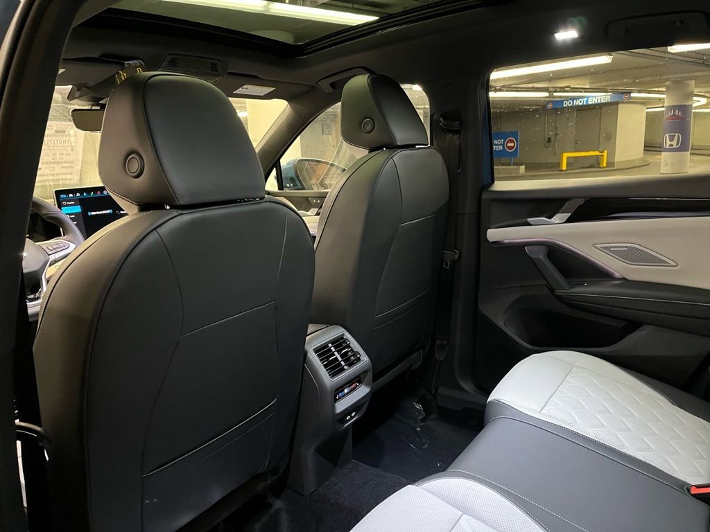 New 2026 Volkswagen Tiguan SEL R-Line image 25