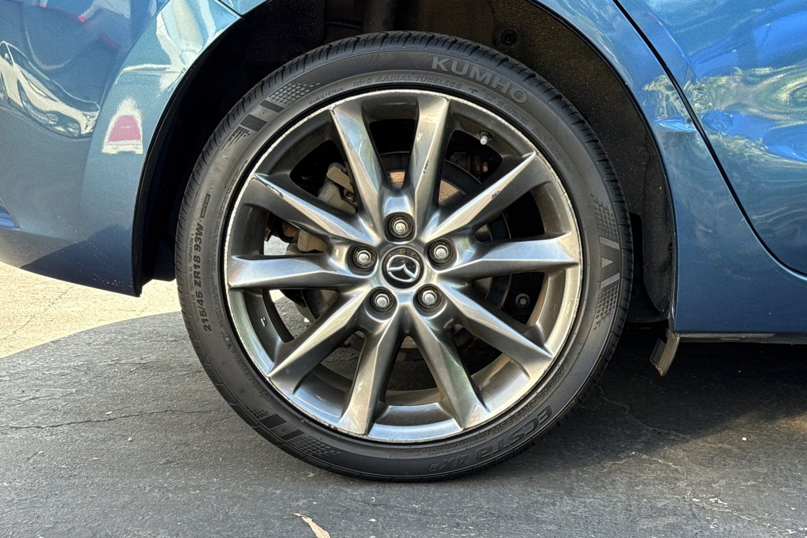 Used 2018 MAZDA MAZDA3 Touring FWD image 4