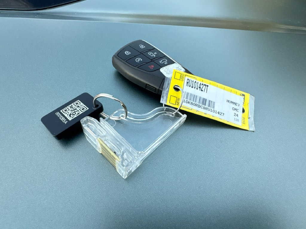 Used 2024 GMC Hummer EV 3X AWD/4WD image 35