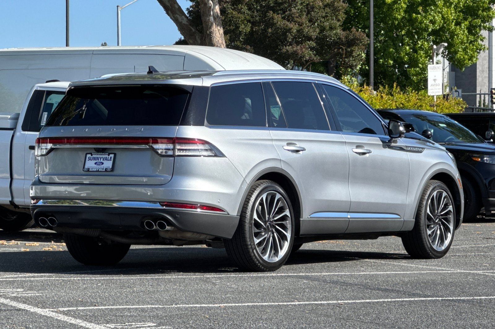 Used 2021 Lincoln Aviator Reserve w/ Equipment Group 202A AWD/4WD image 4