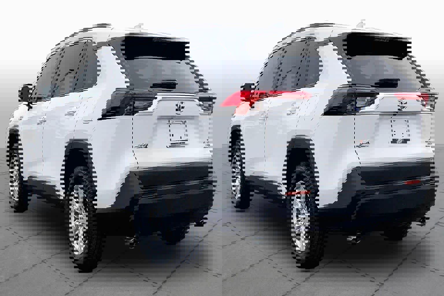 Used 2021 Toyota RAV4 XLE w/ Convenience Package AWD/4WD image 12