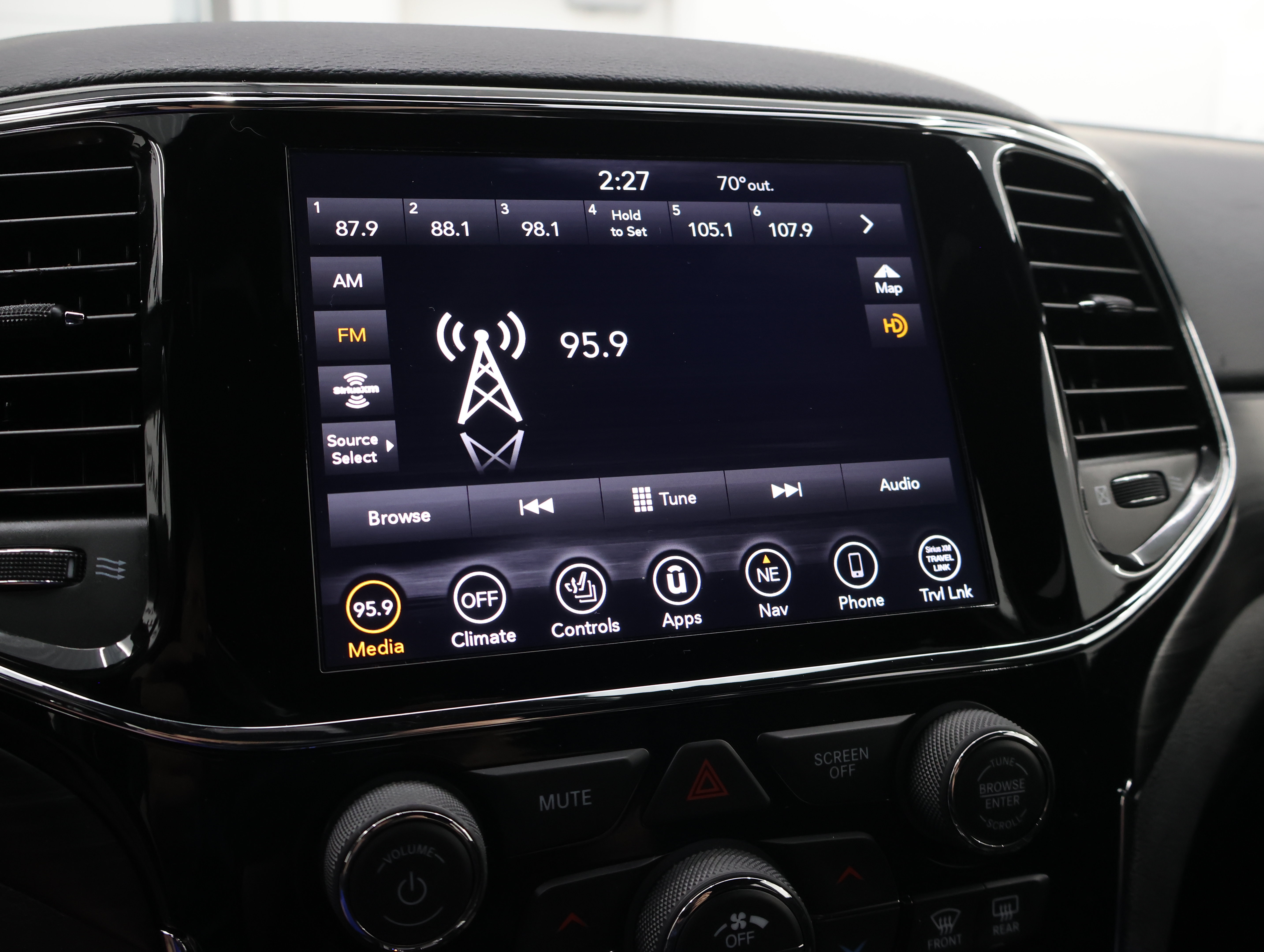 Used 2020 Jeep Grand Cherokee Altitude AWD/4WD image 49