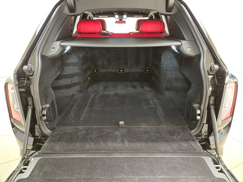 Certified 2022 Rolls-Royce Cullinan Black Badge w/ Dark Exterior Package image 22