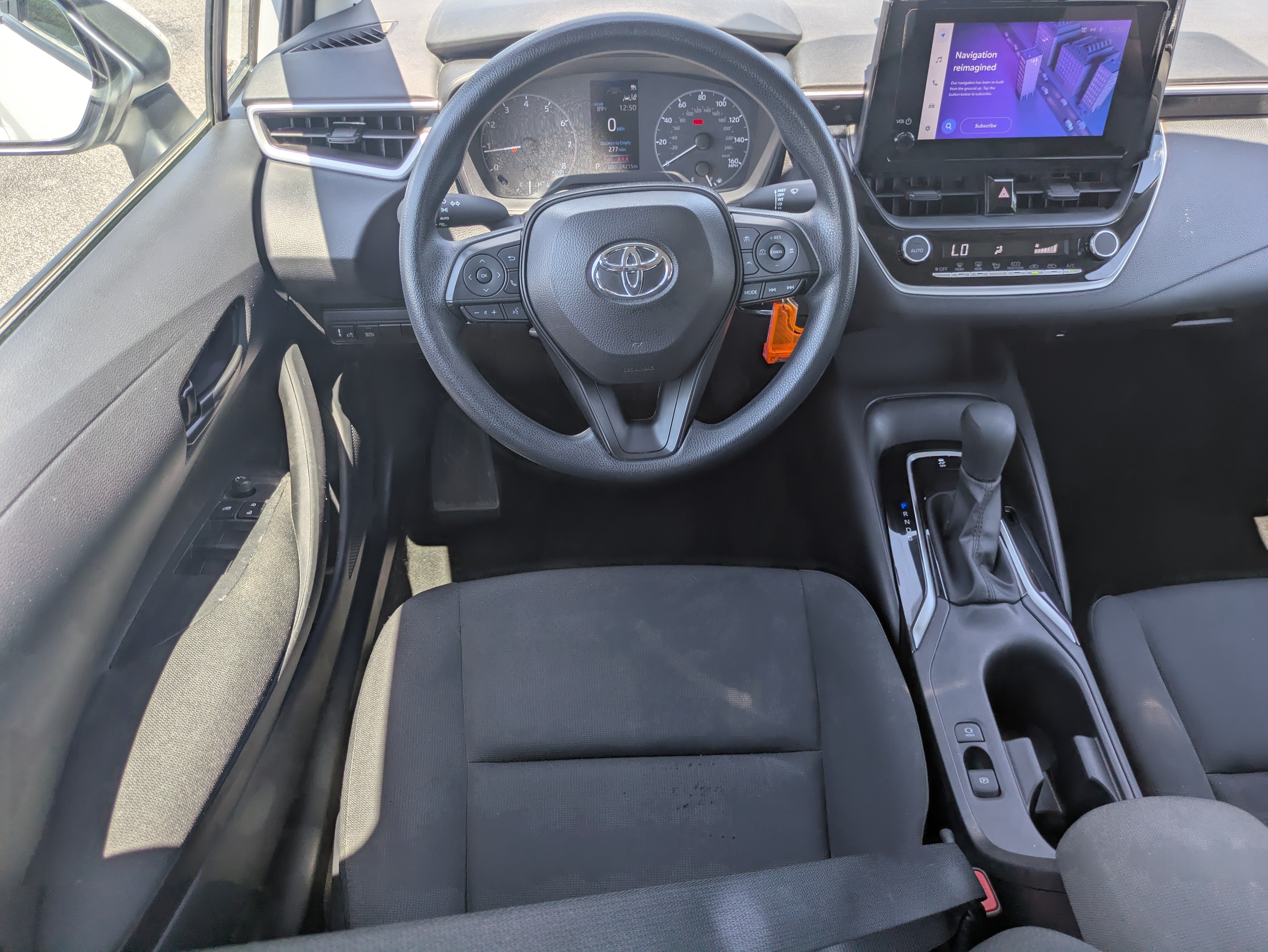 Used 2025 Toyota Corolla LE FWD image 4
