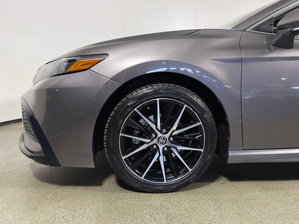 Certified 2022 Toyota Camry SE image 11