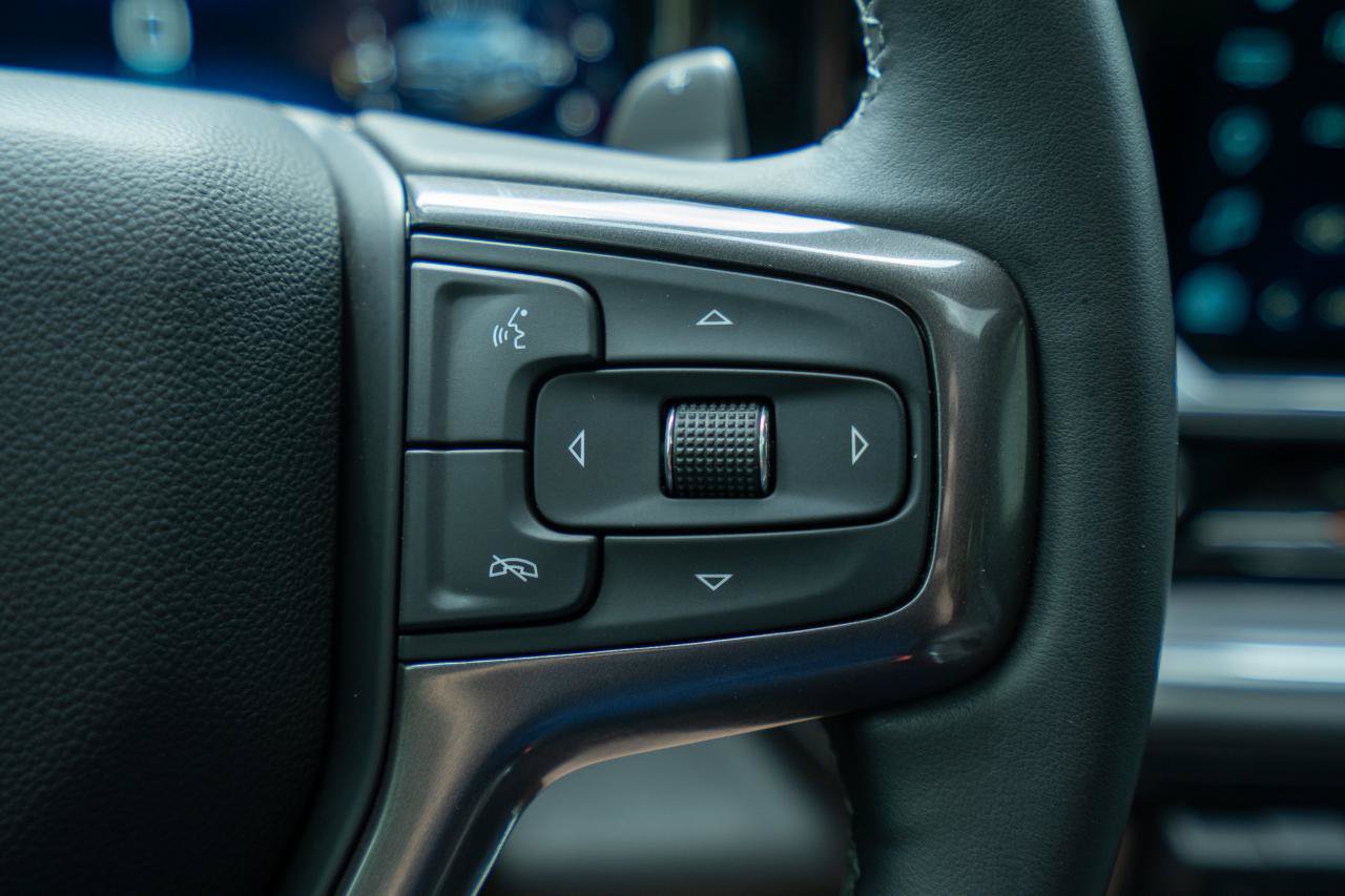 Used 2023 Chevrolet Silverado 1500 High Country w/ High Country Premium Package AWD/4WD image 18