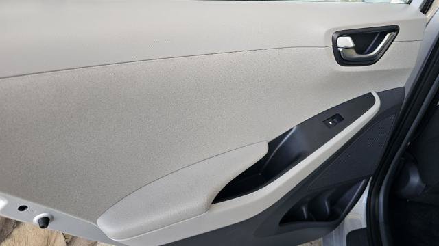 Used 2017 Hyundai Ioniq SEL FWD image 28