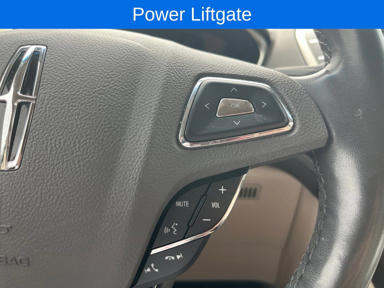 Used 2018 Lincoln MKX Reserve w/ Driver Assistance Package FWD image 16