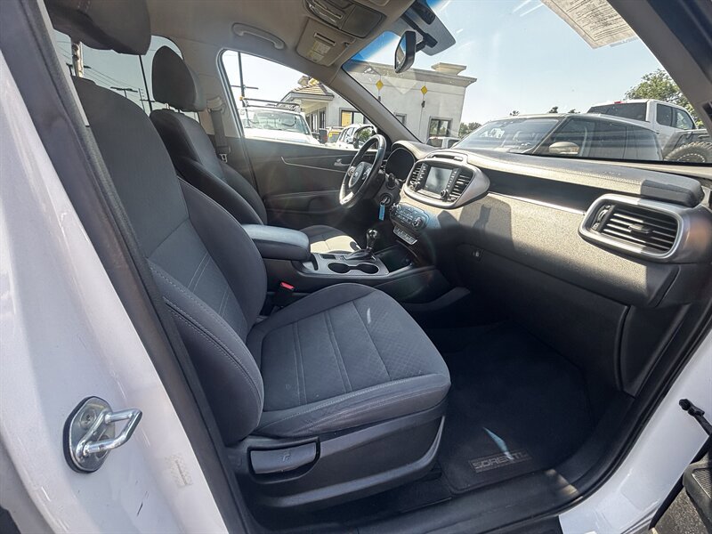 Used 2018 Kia Sorento FWD V6 w/ LX V6 Convenience Package image 35