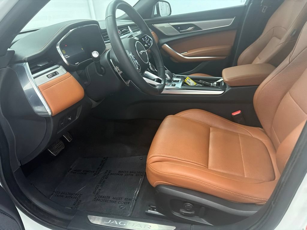Used 2024 Jaguar XF R-Dynamic SE RWD image 12