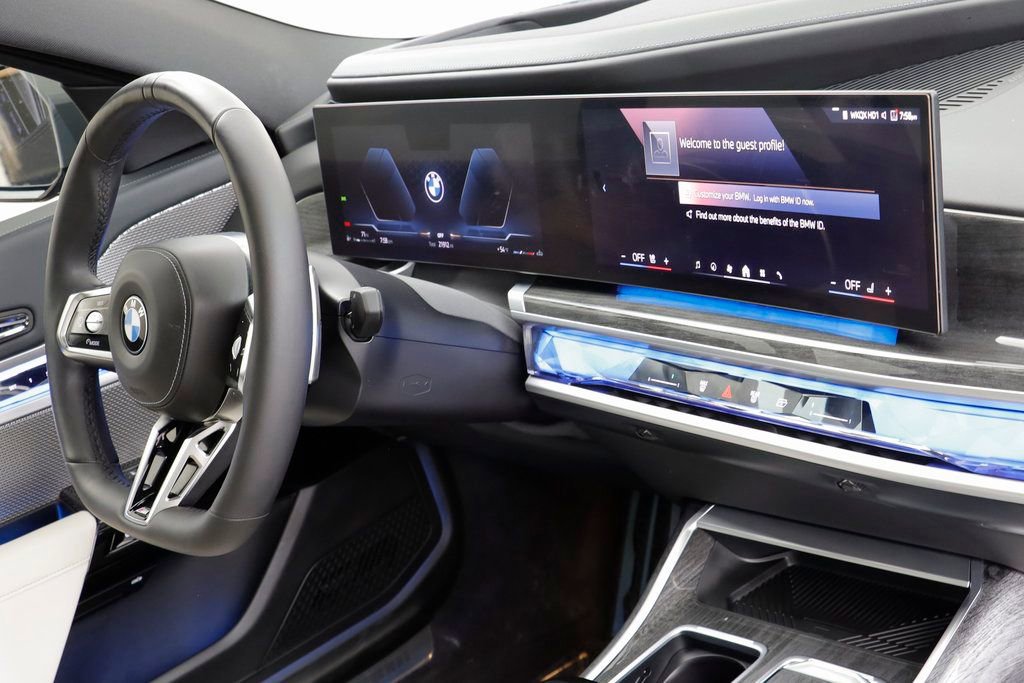 Used 2024 BMW 760i xDrive w/ Premium Package 2 image 23