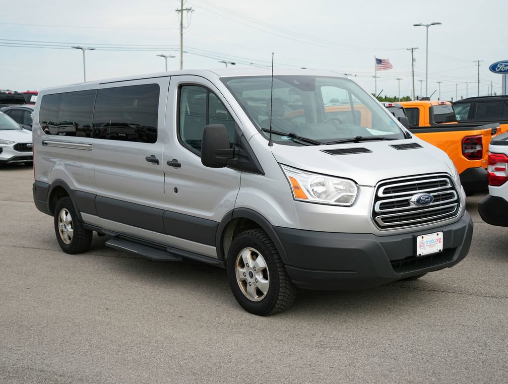 Used 2017 Ford Transit 350 XLT RWD image 3