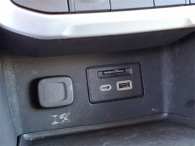 Used 2023 GMC Acadia SLT image 28