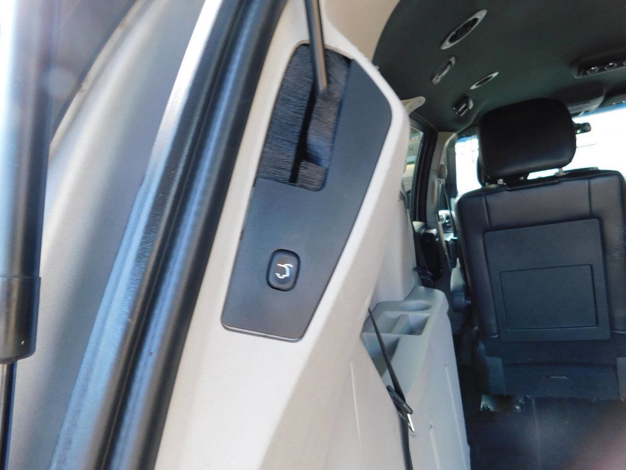 Used 2017 Dodge Grand Caravan SXT image 6