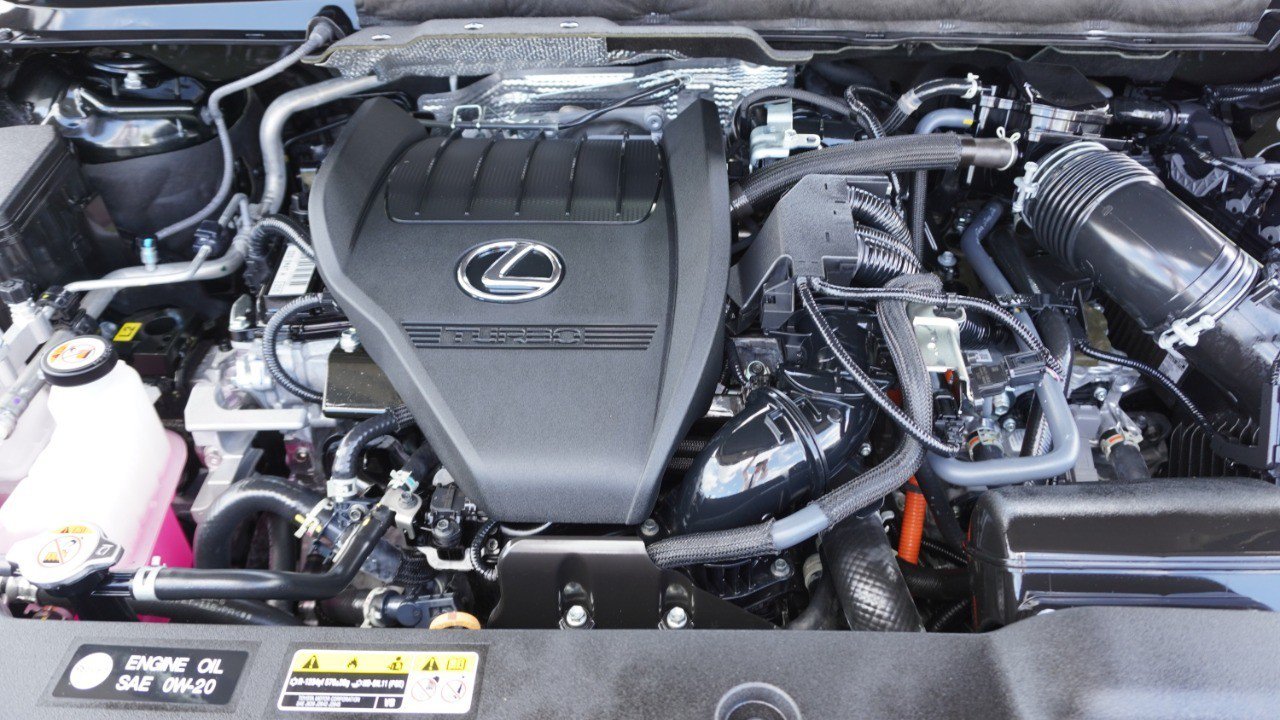 Certified 2025 Lexus RX 500h F Sport w/ Convenience Package AWD/4WD image 39