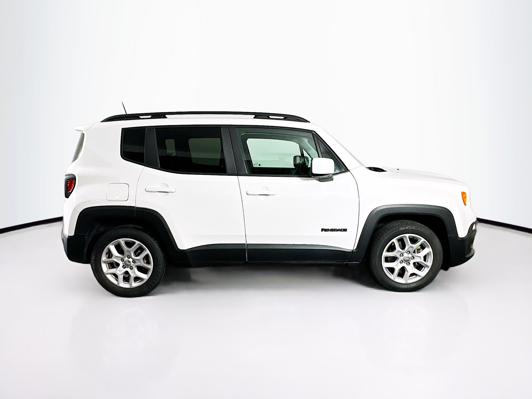 Used 2018 Jeep Renegade Latitude image 10