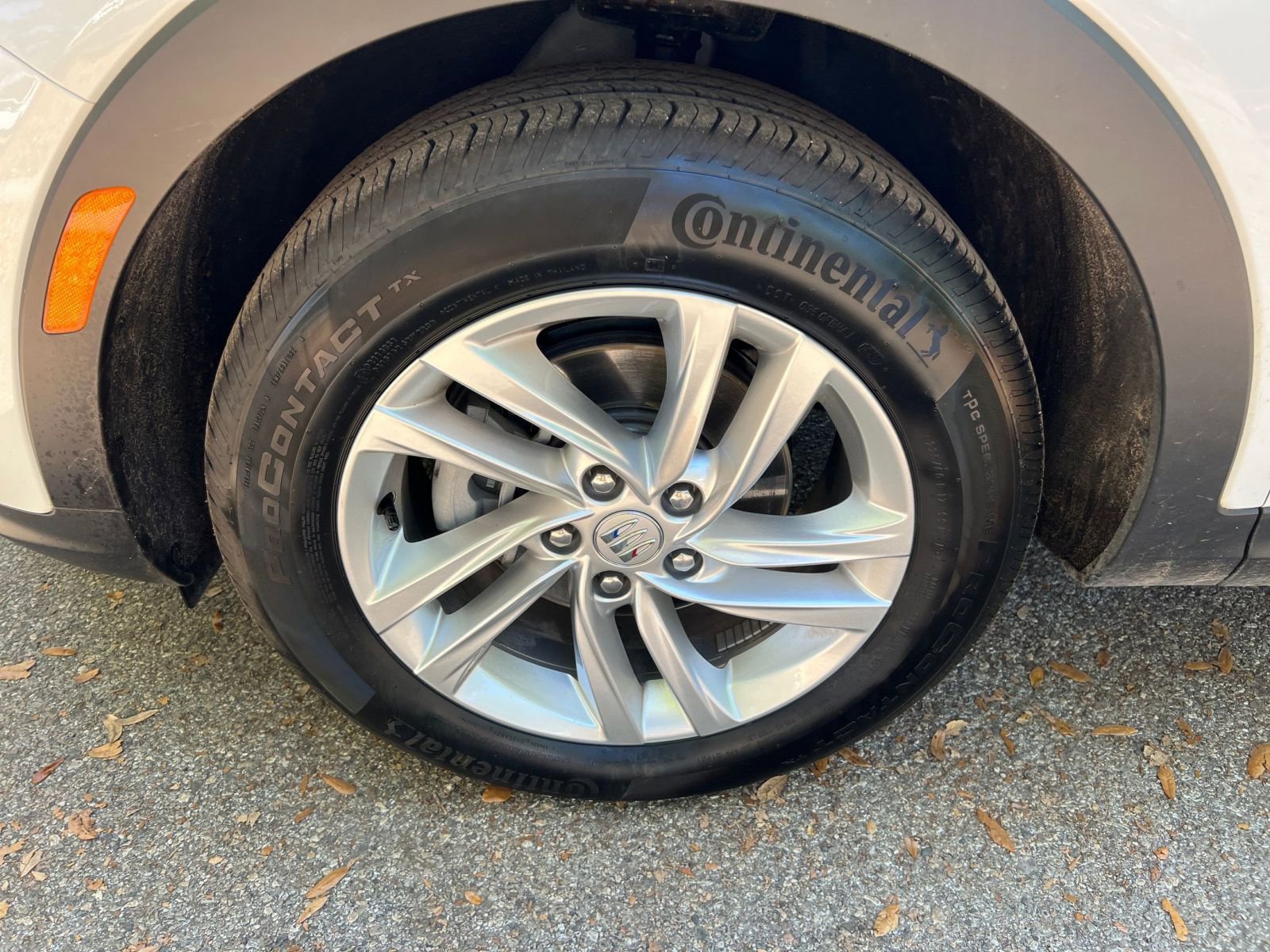 Used 2025 Buick Envista Preferred image 25