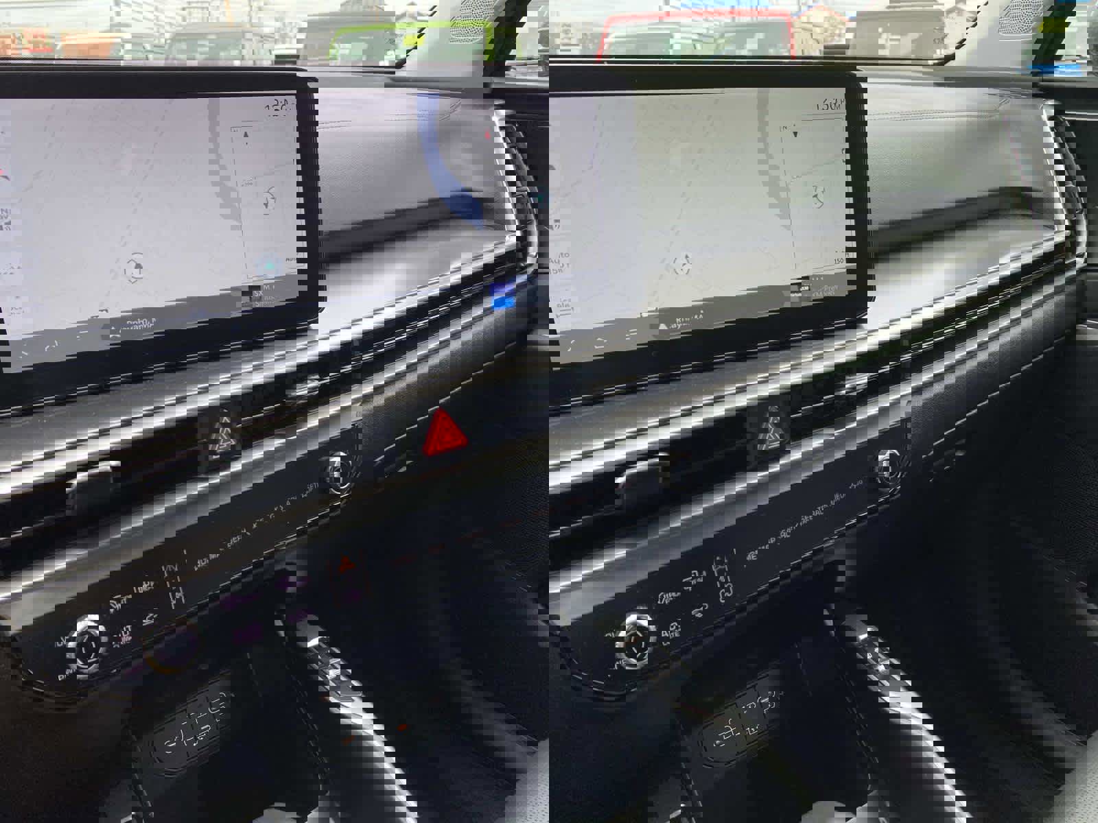 Used 2024 Kia Sorento S image 31