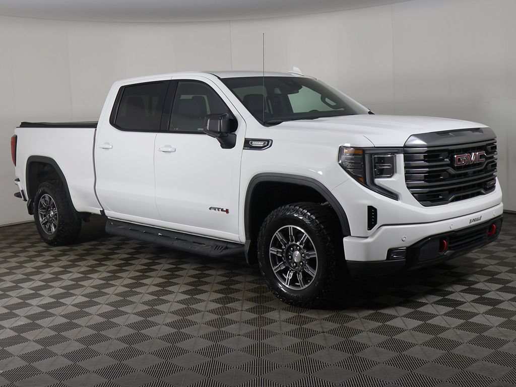 Used 2024 GMC Sierra 1500 AT4 w/ AT4 Preferred Package AWD/4WD image 2