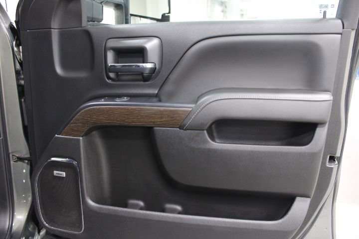 Used 2017 GMC Sierra 2500 Denali w/ Duramax Plus Package AWD/4WD image 24