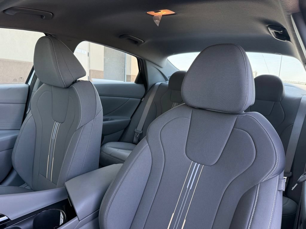 New 2026 Hyundai Elantra Hybrid FWD image 22