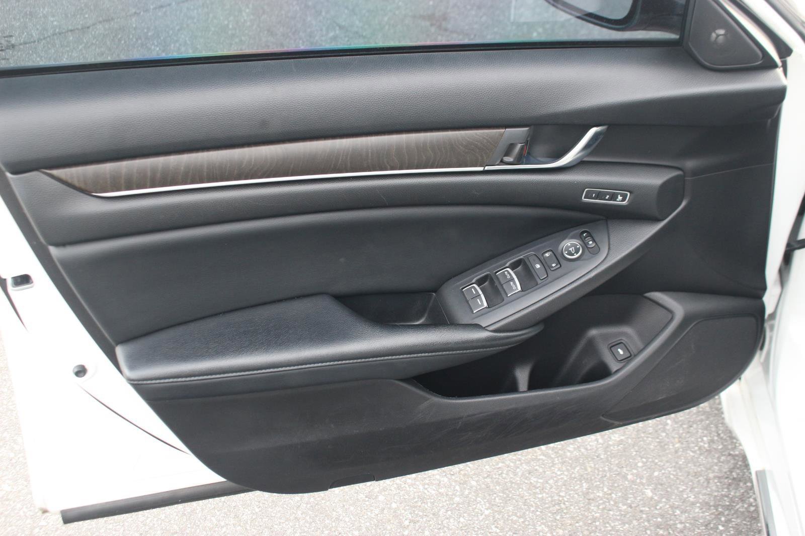 Used 2018 Honda Accord EX-L image 11