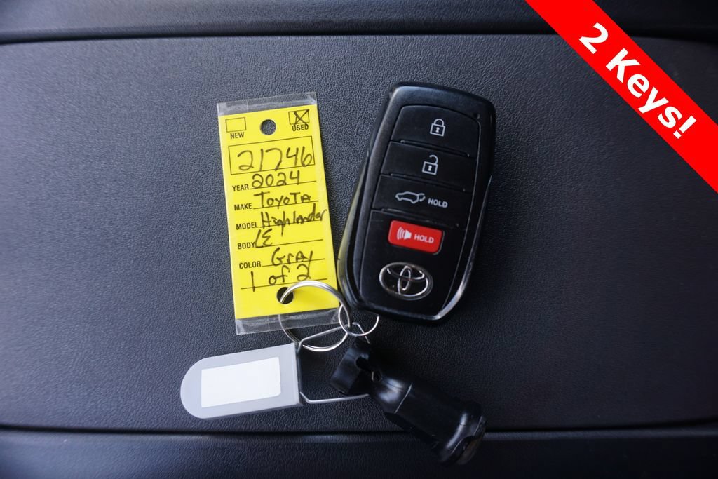 Certified 2024 Toyota Highlander LE FWD image 33
