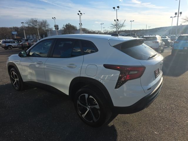 Used 2024 Chevrolet Trax RS image 4