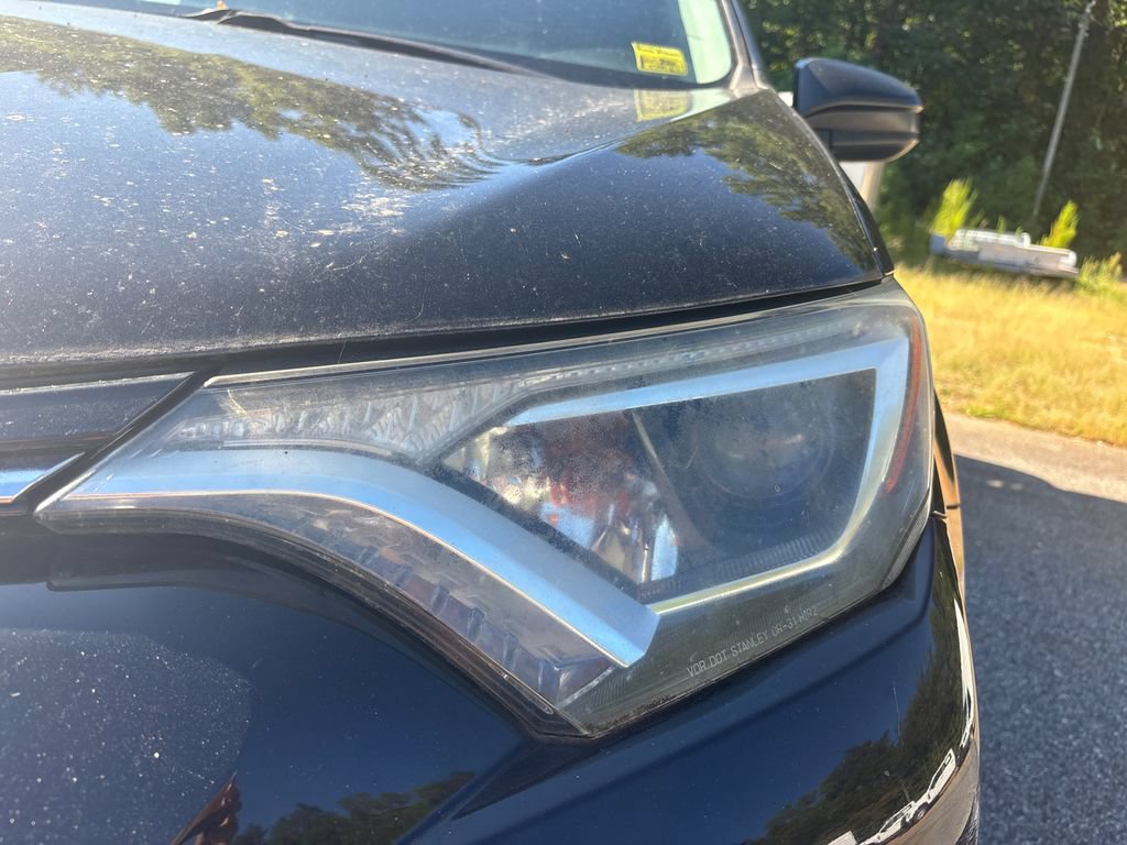 Used 2016 Toyota RAV4 LE AWD/4WD image 9