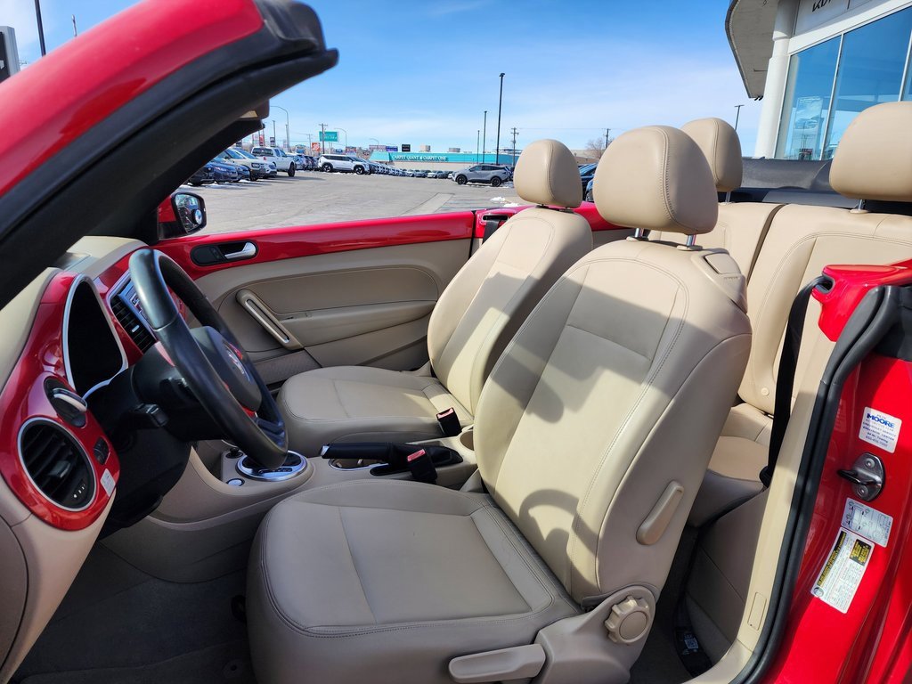 Used 2014 Volkswagen Beetle TDI image 10