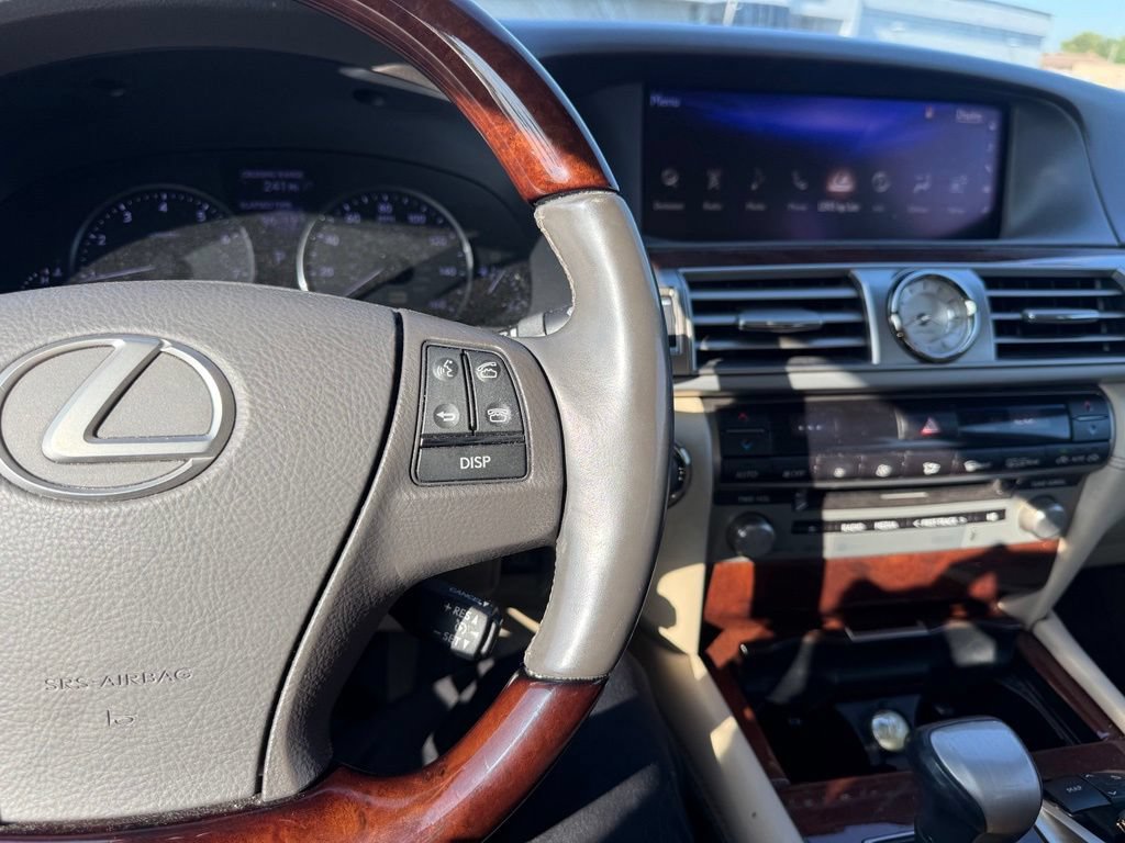 Used 2016 Lexus LS 460 w/ Comfort Package RWD image 8