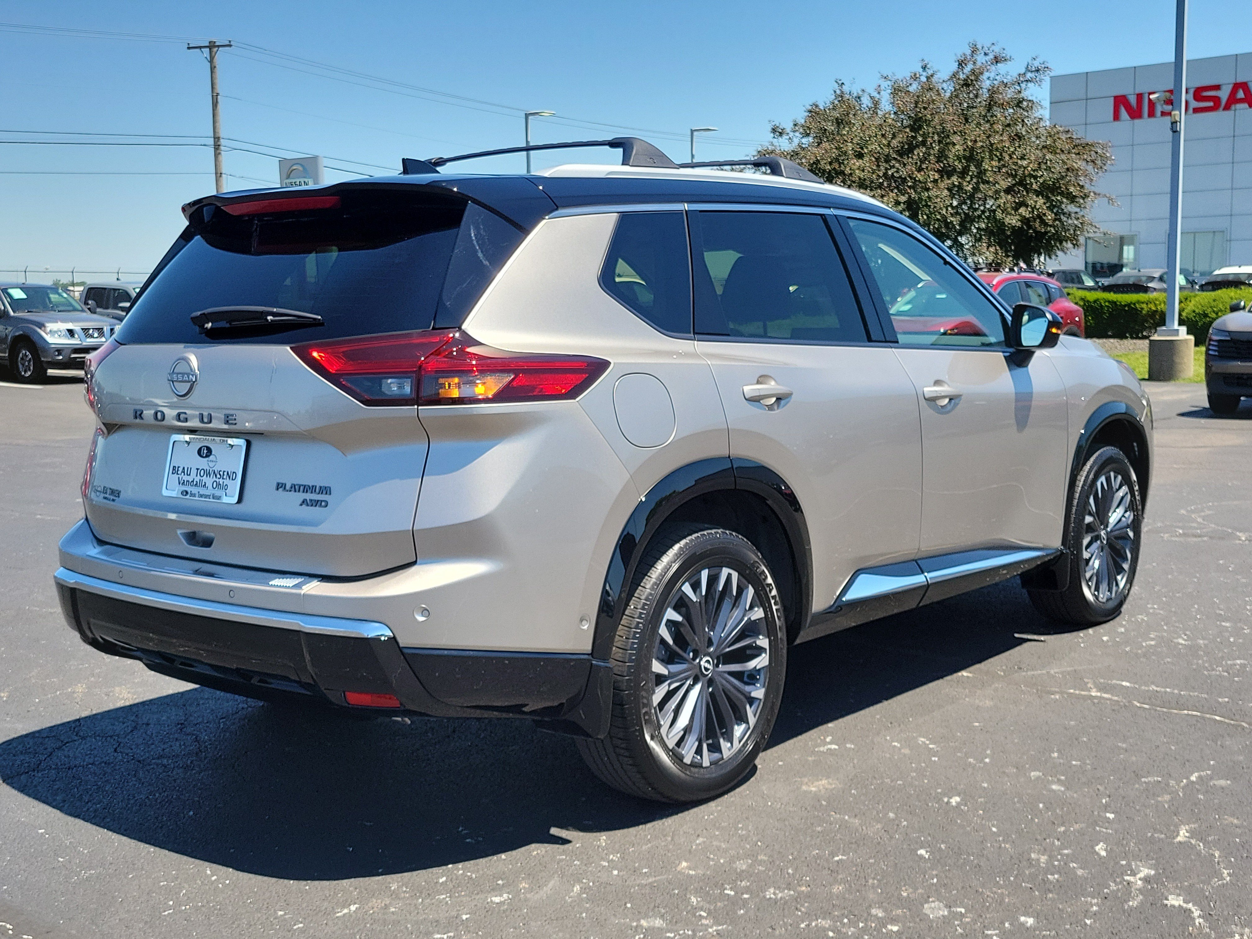 Certified 2026 Nissan Rogue Platinum w/ Platinum Premium Package AWD/4WD image 4