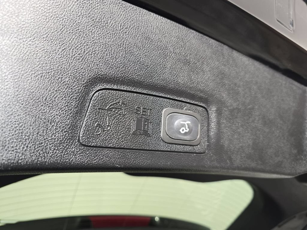 Used 2018 Lincoln MKC Black Label w/ Lincoln MKC Climate Package AWD/4WD image 31