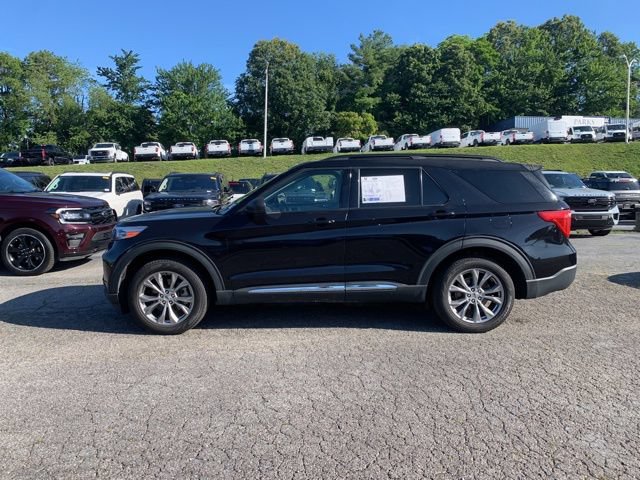 Used 2023 Ford Explorer XLT w/ Equipment Group 202A AWD/4WD image 5