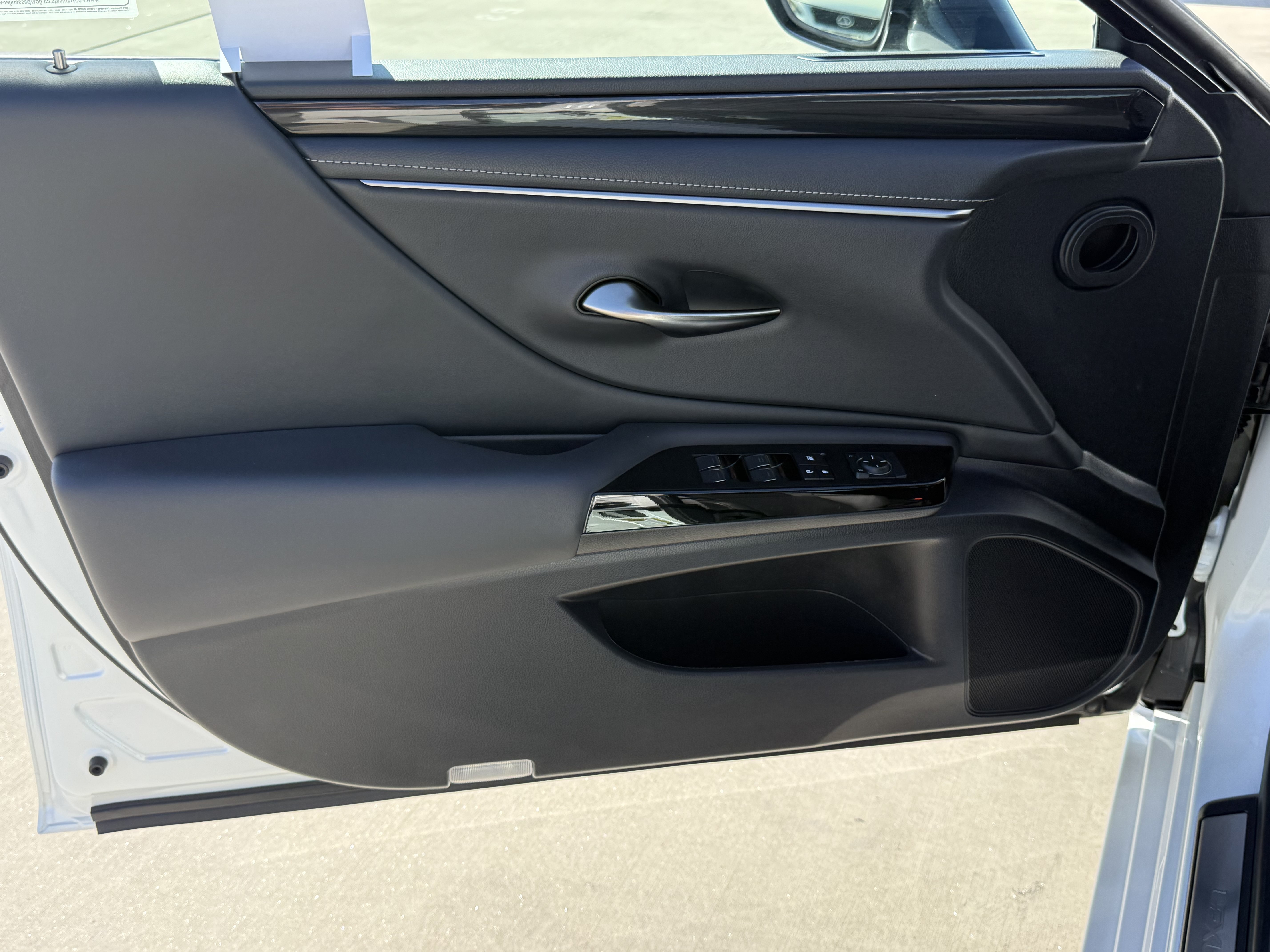 Certified 2024 Lexus ES 350 FWD image 18