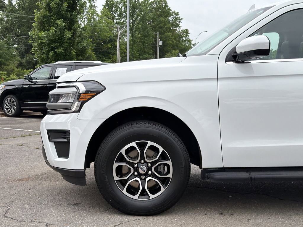 Used 2024 Ford Expedition XLT AWD/4WD image 9