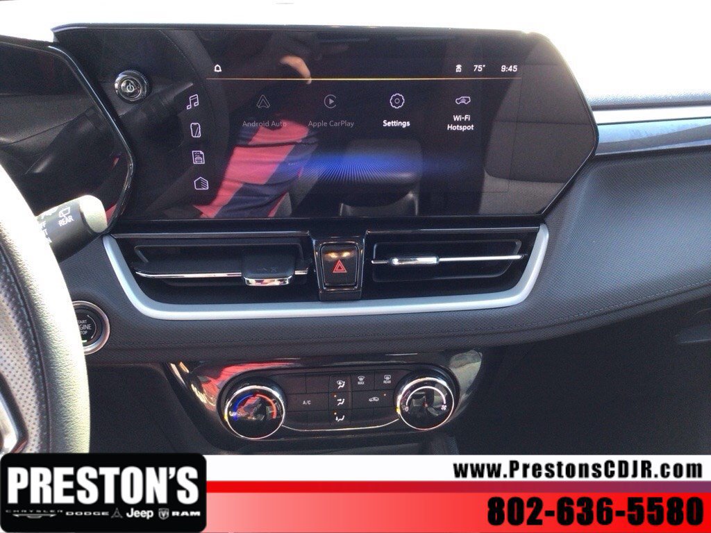 Used 2025 Chevrolet TrailBlazer LT AWD/4WD image 18