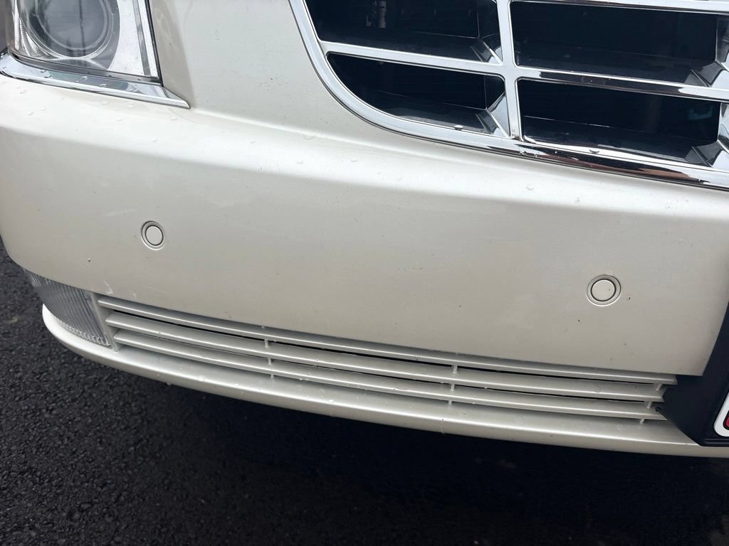 Used 2011 Cadillac DTS Platinum FWD image 9