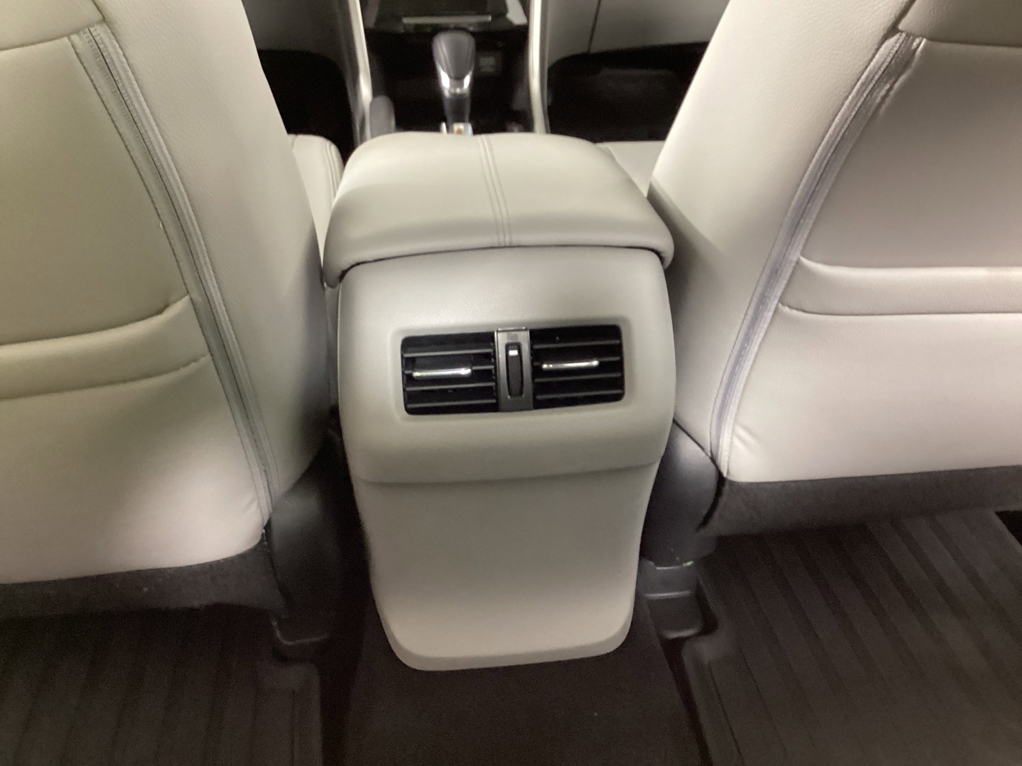 Used 2017 Honda Accord EX-L image 16