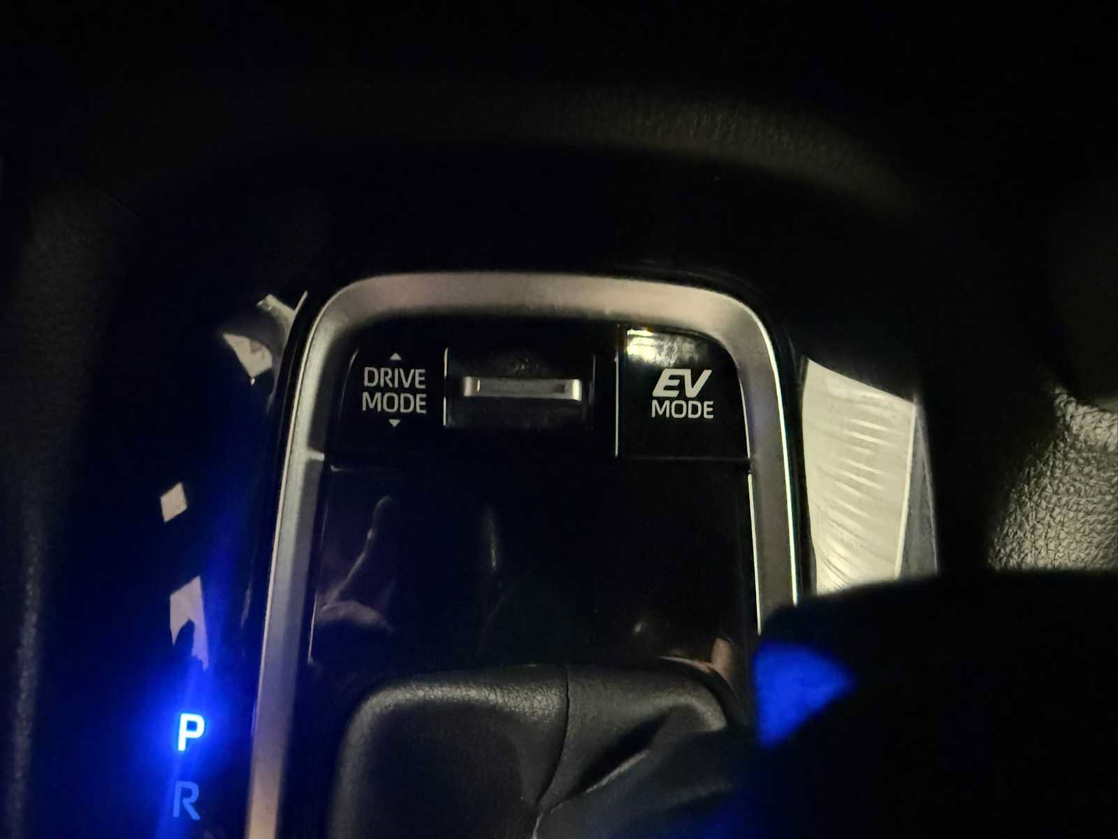 Used 2024 Toyota Corolla Cross AWD Hybrid image 34