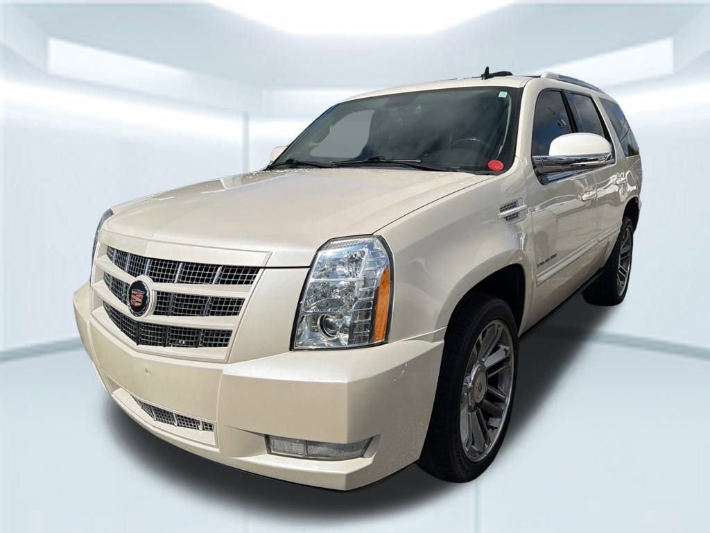 Used 2013 Cadillac Escalade Premium image 2