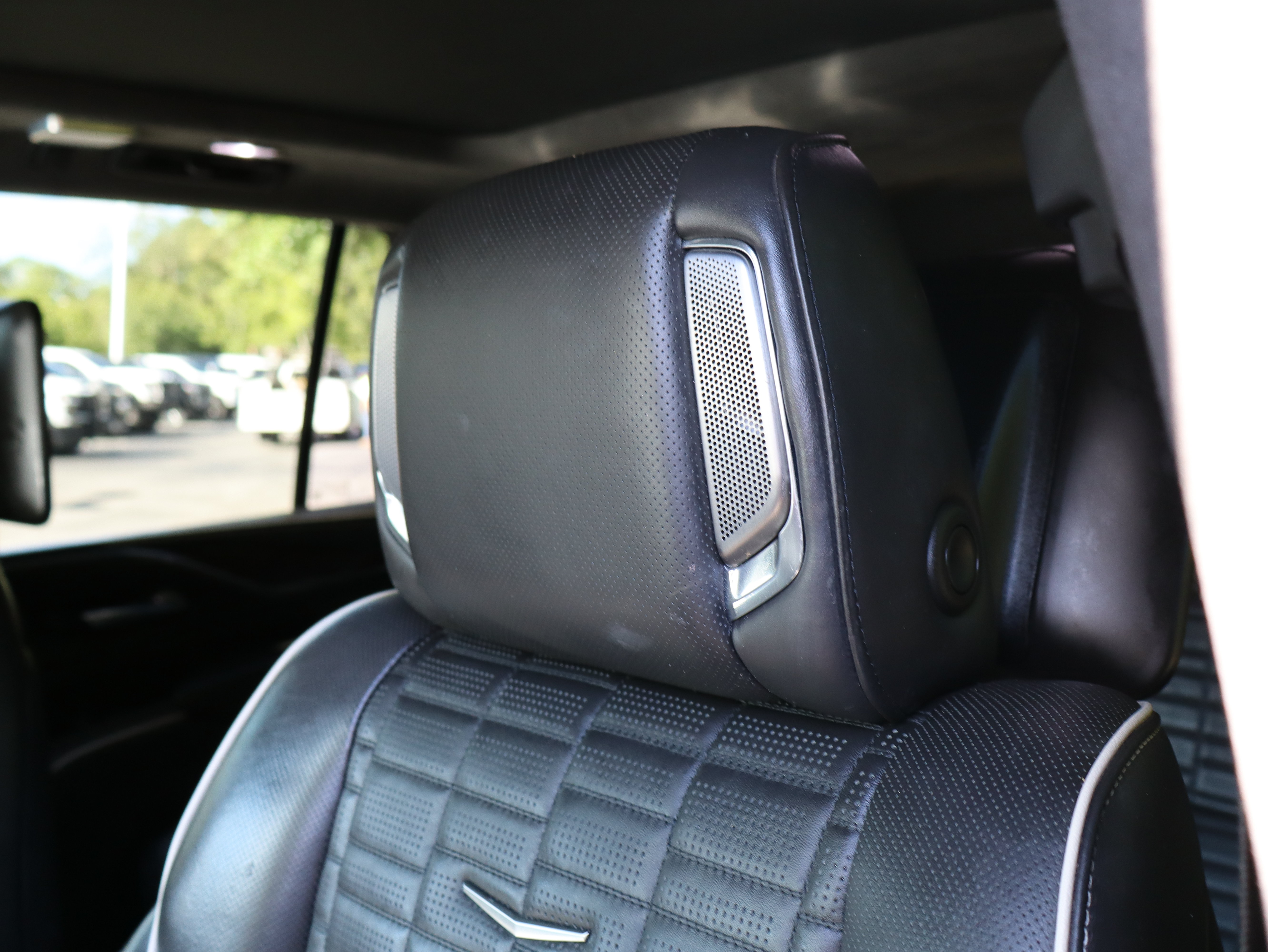 Used 2023 Cadillac Escalade Sport Platinum w/ LPO, ONYX Package AWD/4WD image 23