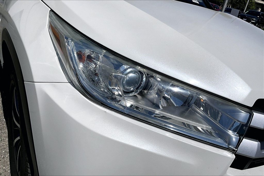 Used 2019 Toyota Highlander XLE AWD/4WD image 33