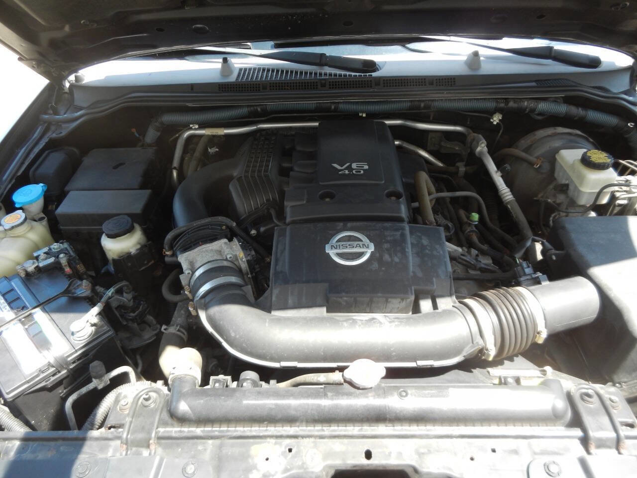 Used 2009 Nissan Frontier SE w/ SE Value Truck Pkg AWD/4WD image 44
